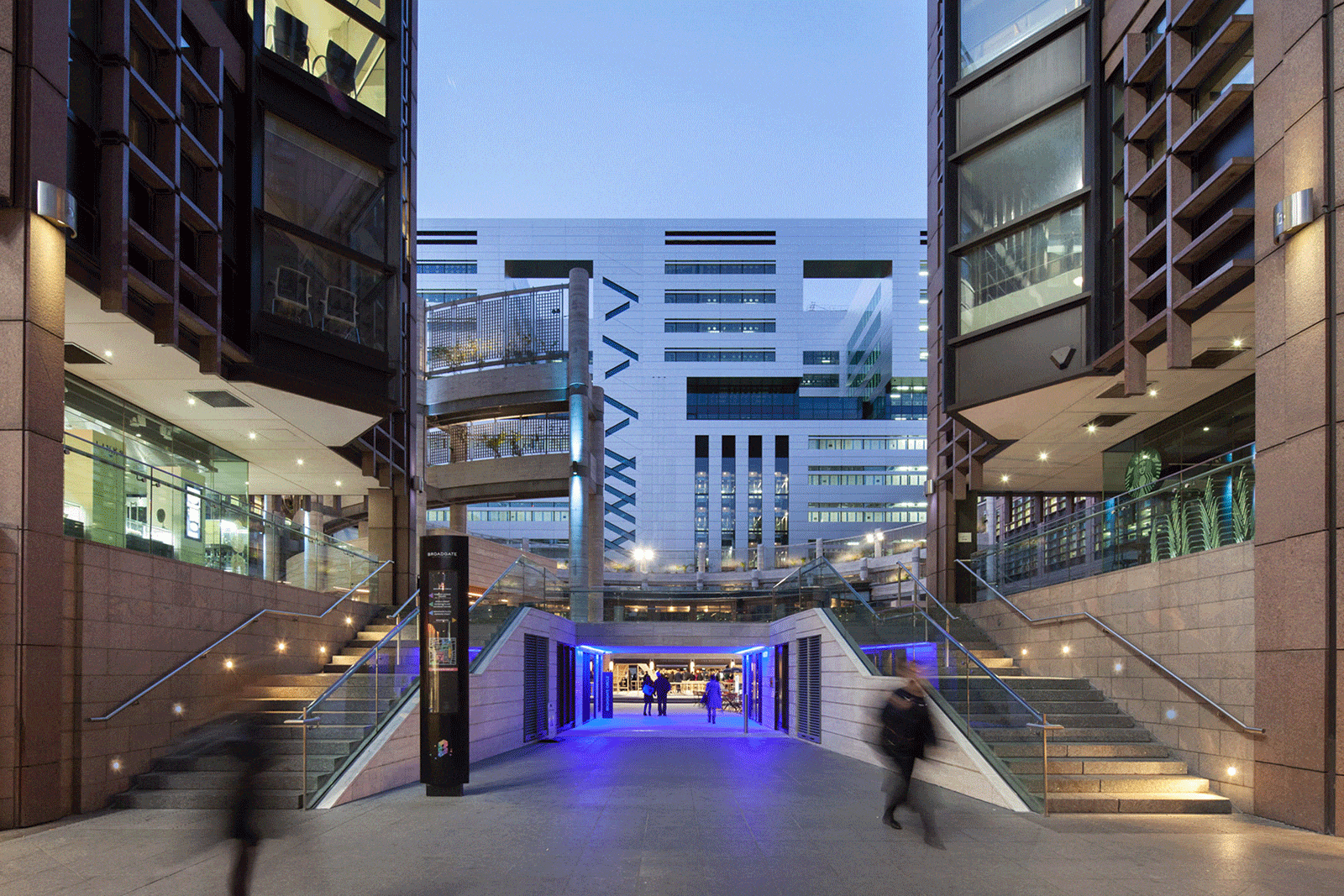 5-broadgate-carbuncle-cup