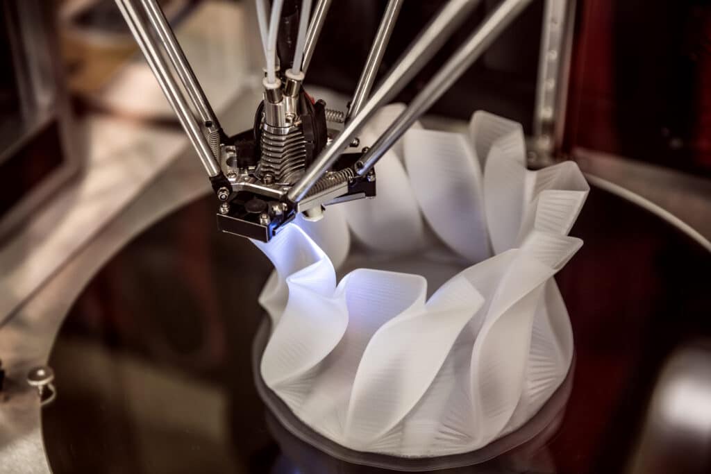 Three dimensional printing machine