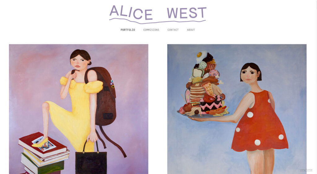 Das Bild zeigt die Website von Alice West mit zwei Gemälden: eins von einer Frau in einem gelben Kleid mit einem Rucksack, die auf Büchern steht, und eins von einer Frau in einem roten Kleid mit Punkten, die einen großen Teller mit Essen hält. Die Navigation der Website hat Links zu „Portfolio“, „Aufträge“, „Kontakt“ und „Über mich“.