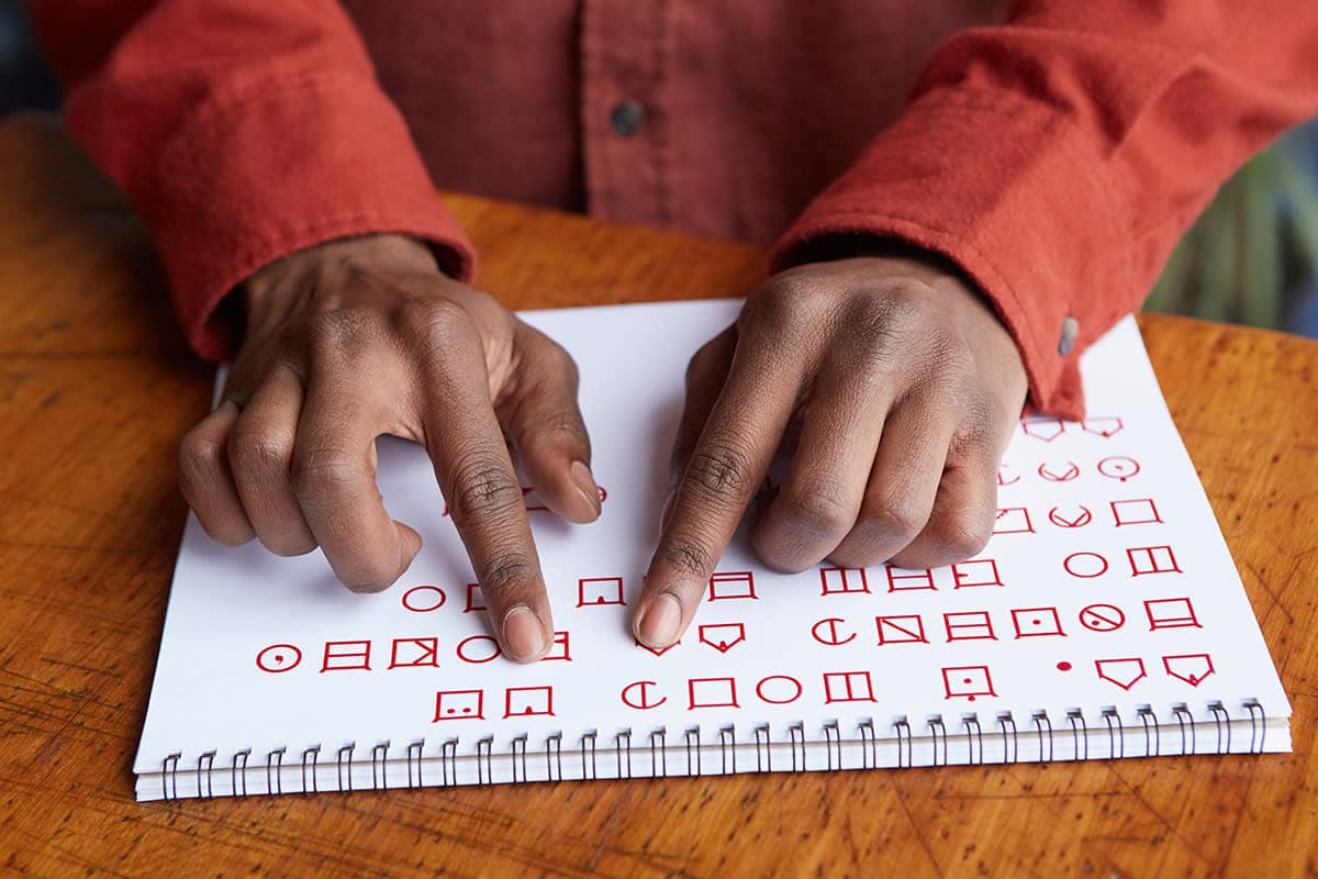 ELIA est le nouveau système de lecture tactile qui tente de remplacer le braille