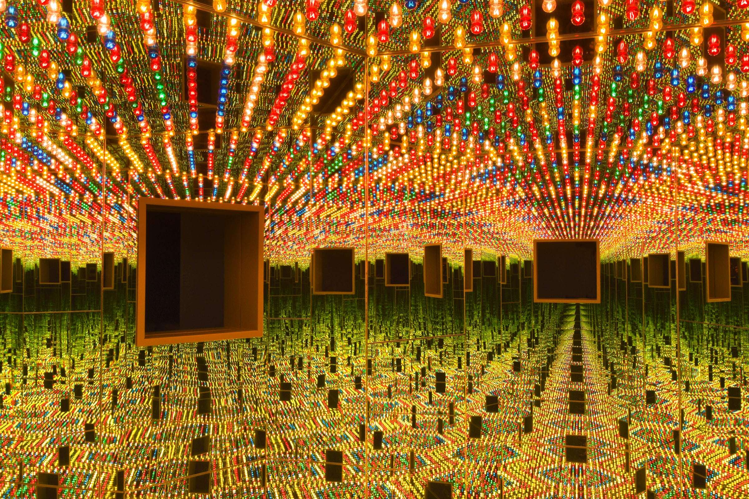 Kusama_Infinity_Sala_espejada_Amor_para_siempre-min