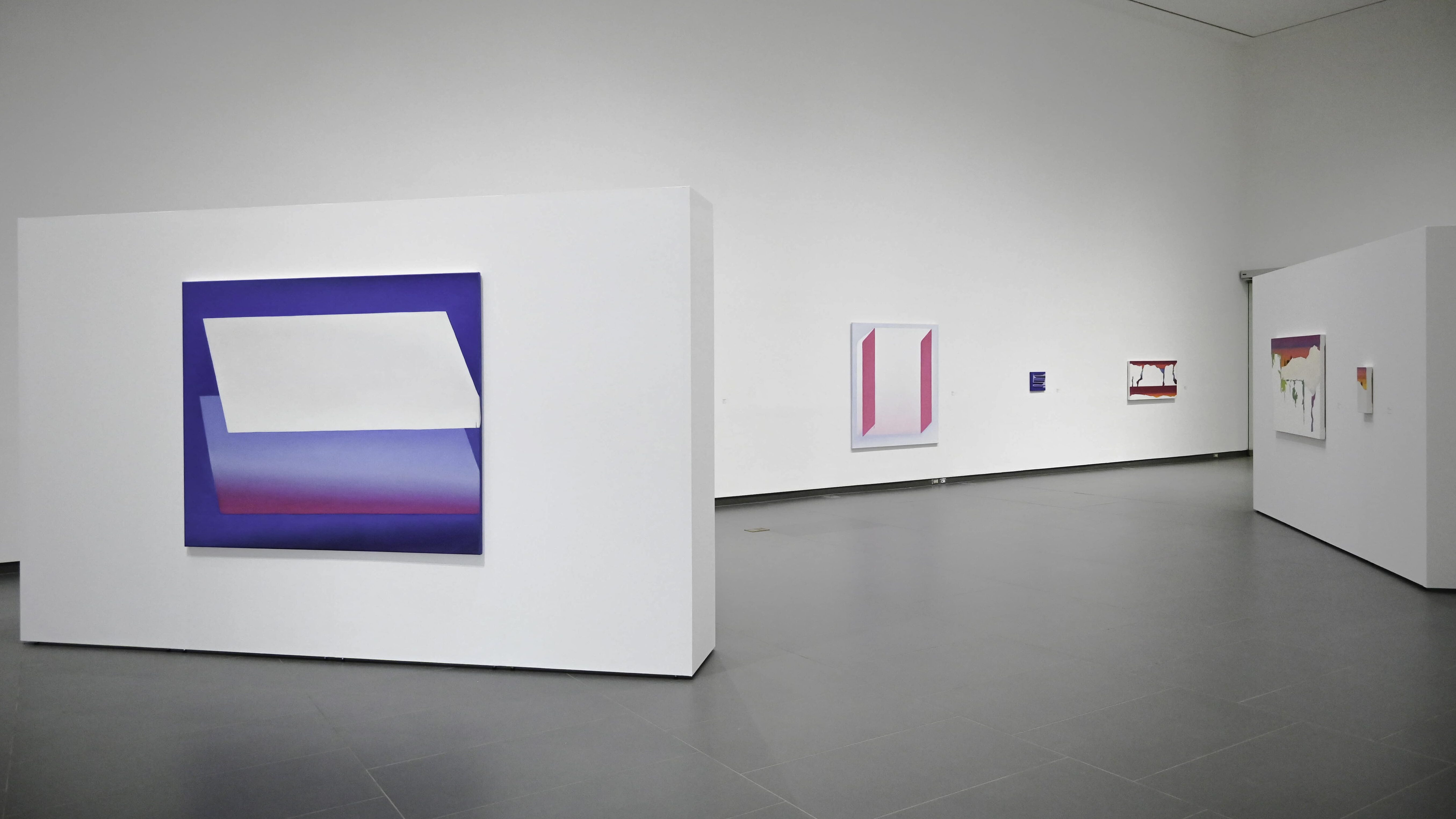 Pintor Nam Duc Nguyen Un Segundo Horizonte en la Galería de Arte de Grand Prairie, Vista de la Instalación