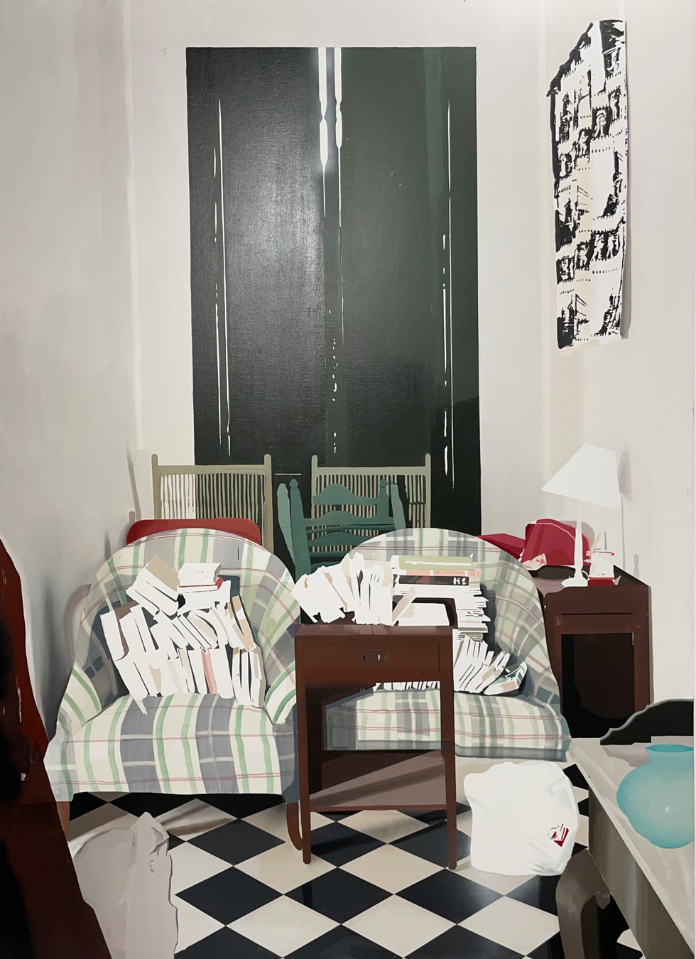 El cuadro representa una habitación con dos sillones a cuadros rebosantes de libros, separados por una mesita de madera. La habitación tiene el suelo a cuadros blancos y negros, un cuadro verde oscuro y un grabado en blanco y negro colgado en la pared.