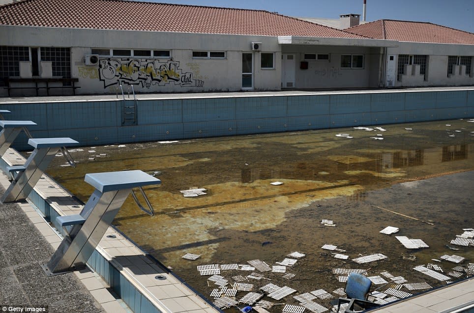 athens-olympics-ruins-photography-1