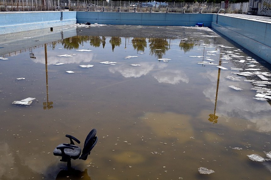 Photos de piscines olympiques abandonnées