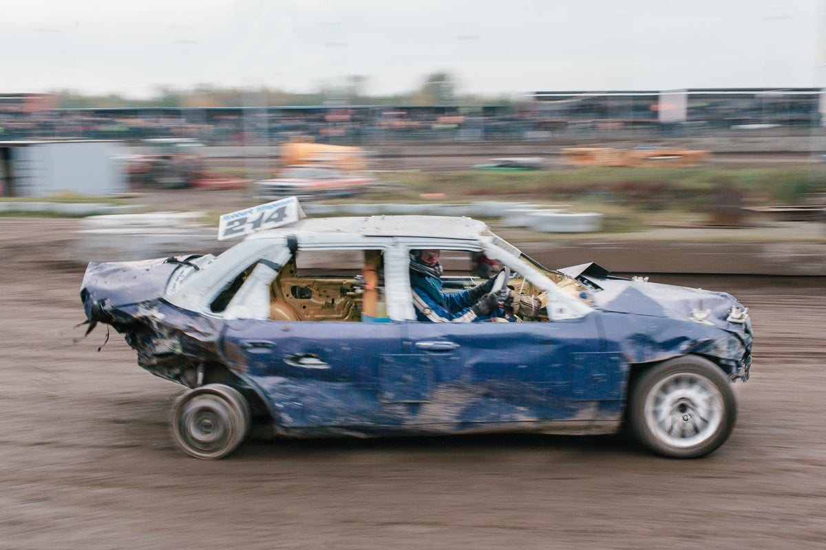 Kevin Faingnaert: Photography of the Brutal Scrap ‘Banger’ Car Races of Belgium