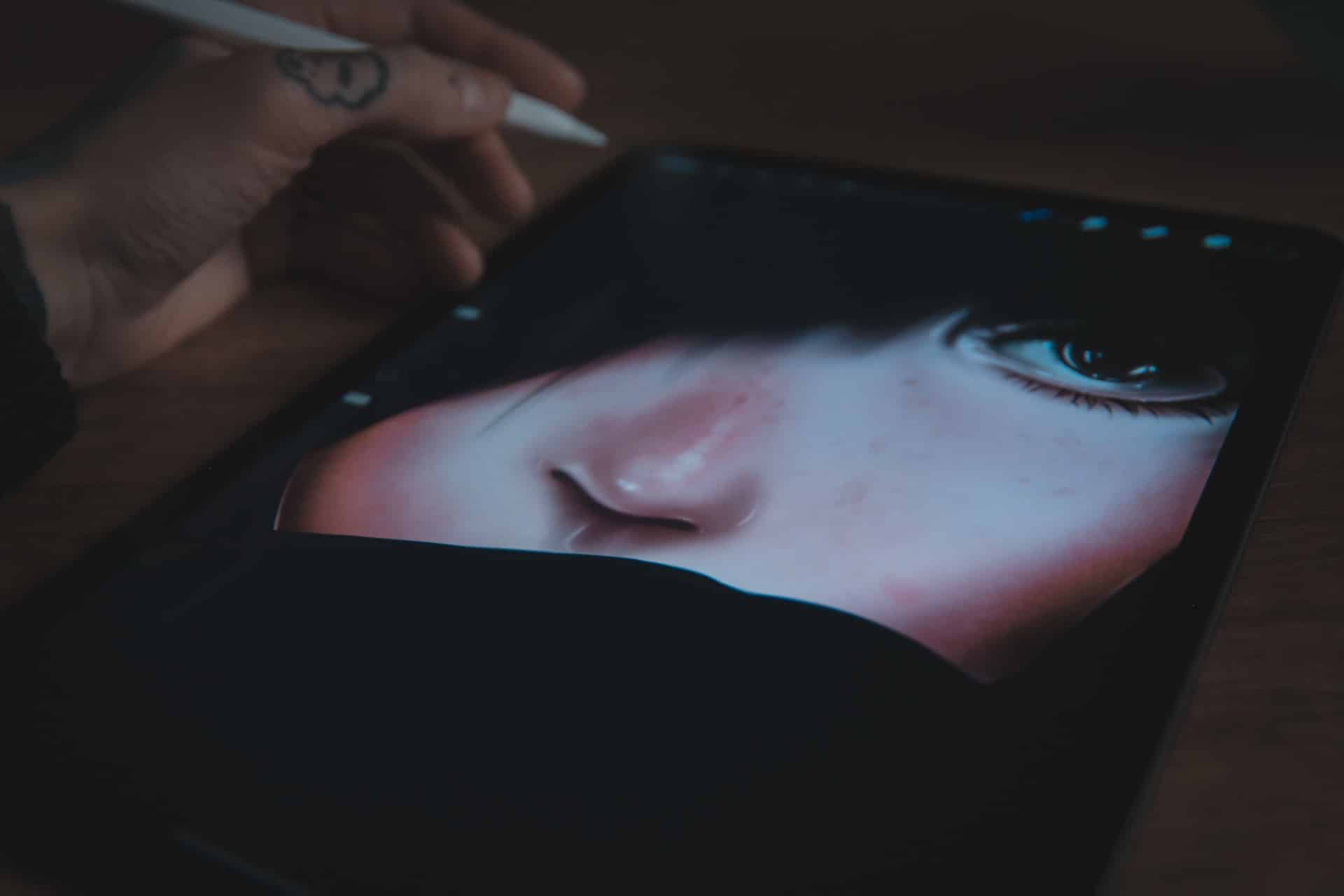 drawing face on iPad