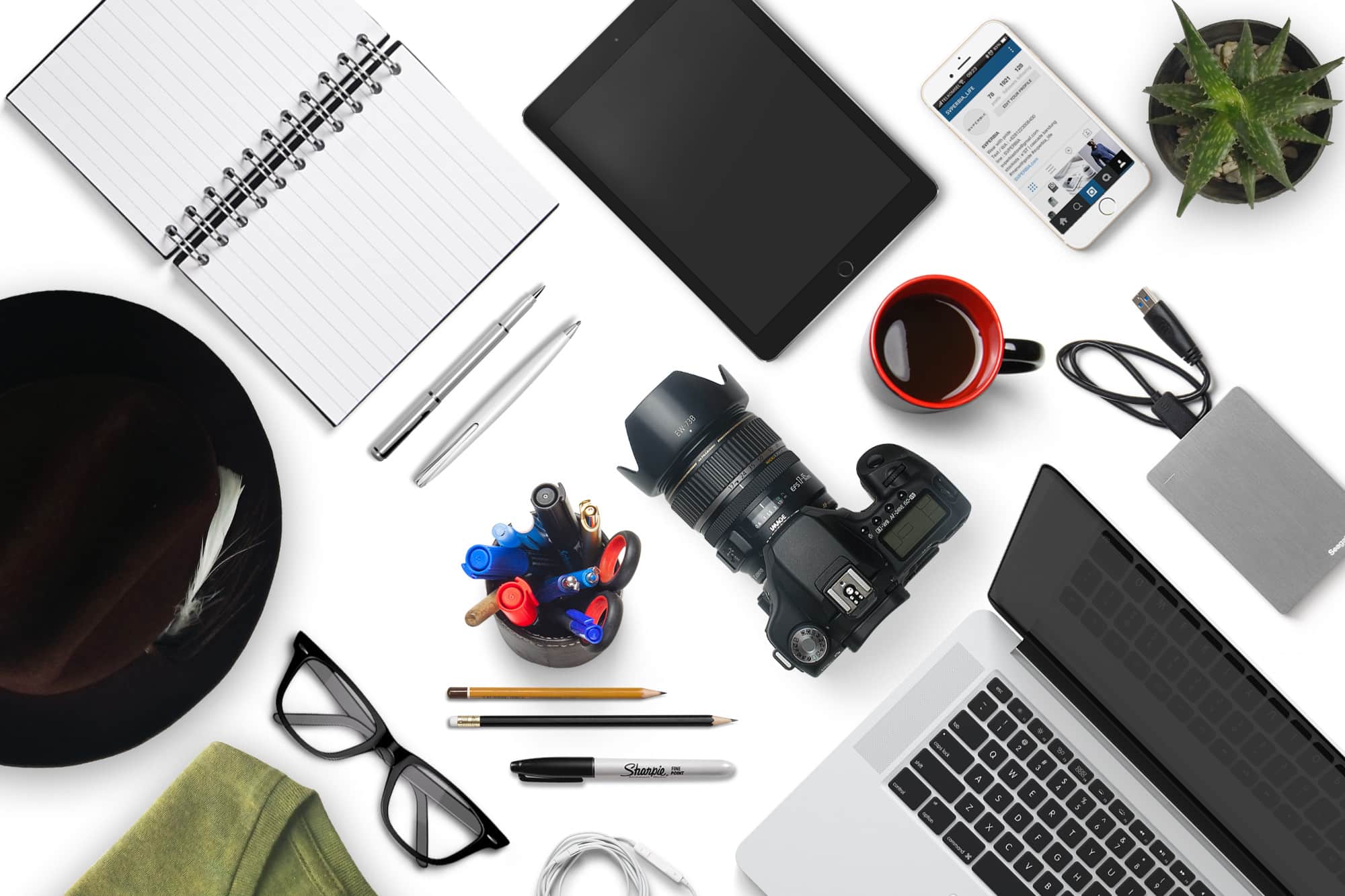 mitos do trabalho freelance flatlay 1