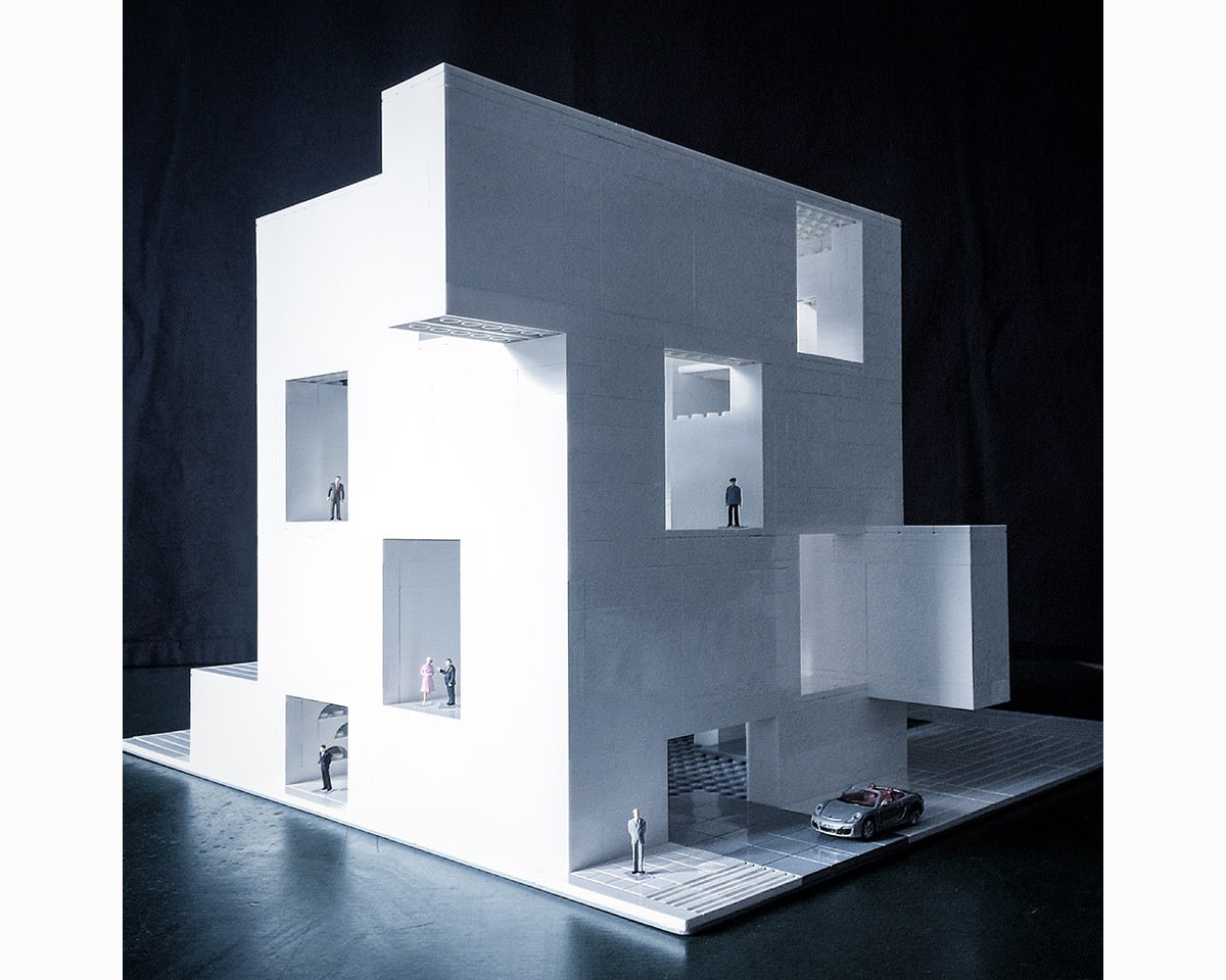 lego-skulptur-instagram-brutalist-portfolio-10