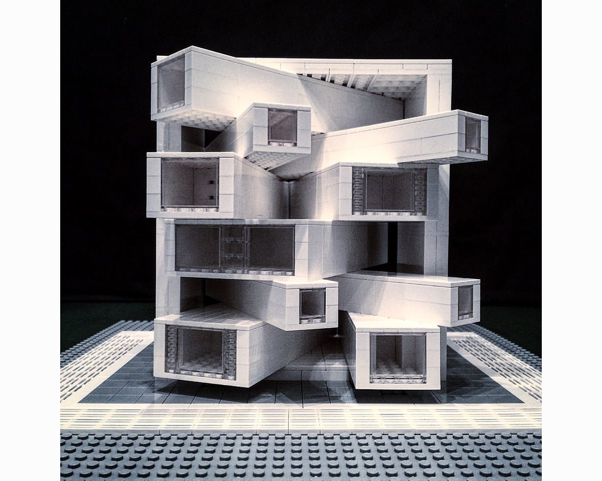 lego-skulptur-instagram-brutalist-portfolio-9