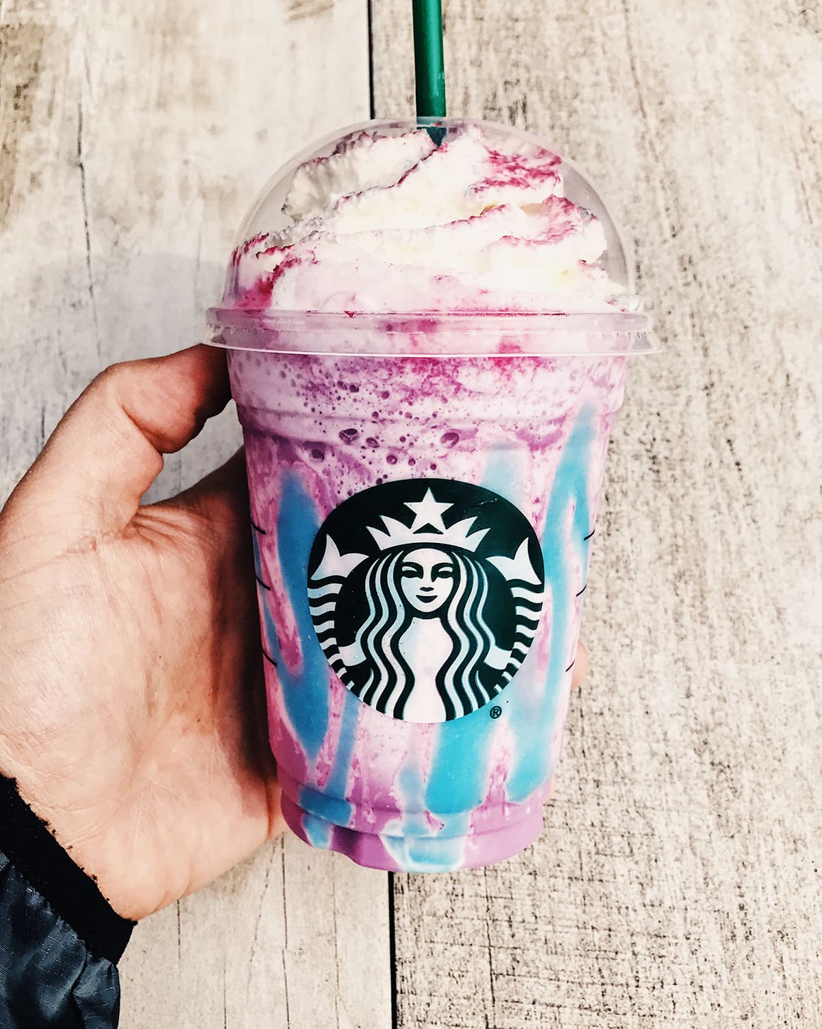starbucks-unicornio-frappucino-2