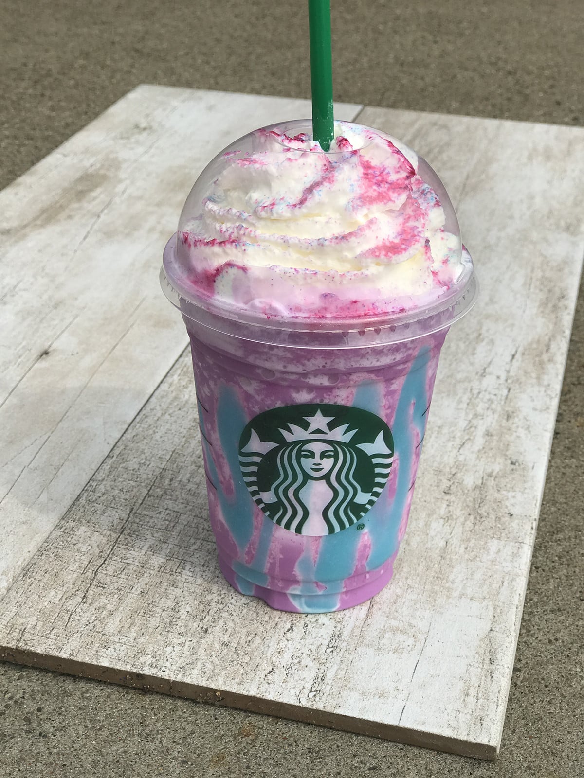 starbucks-unicorn-frappucino-4