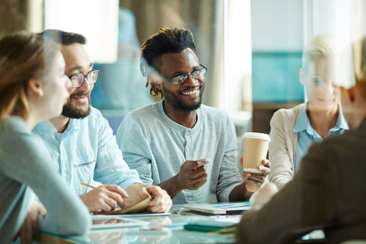 falando em um café da manhã-PL7YC2G