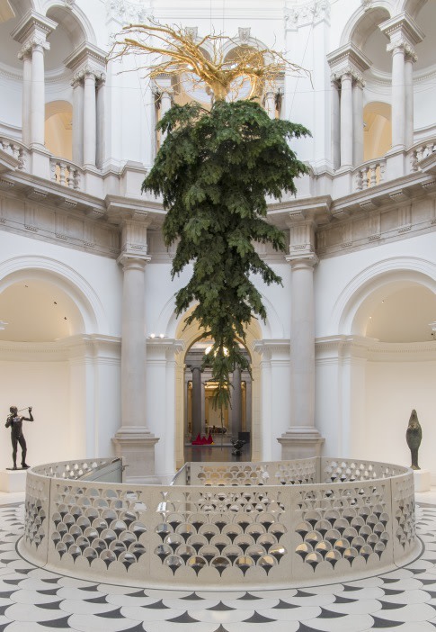 tate-christmas-tree-1