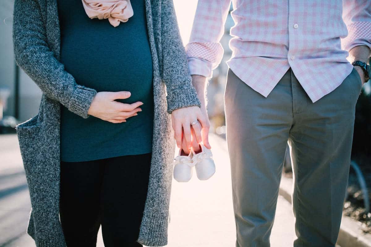 Maternity Photoshoot Accessories that will up your game