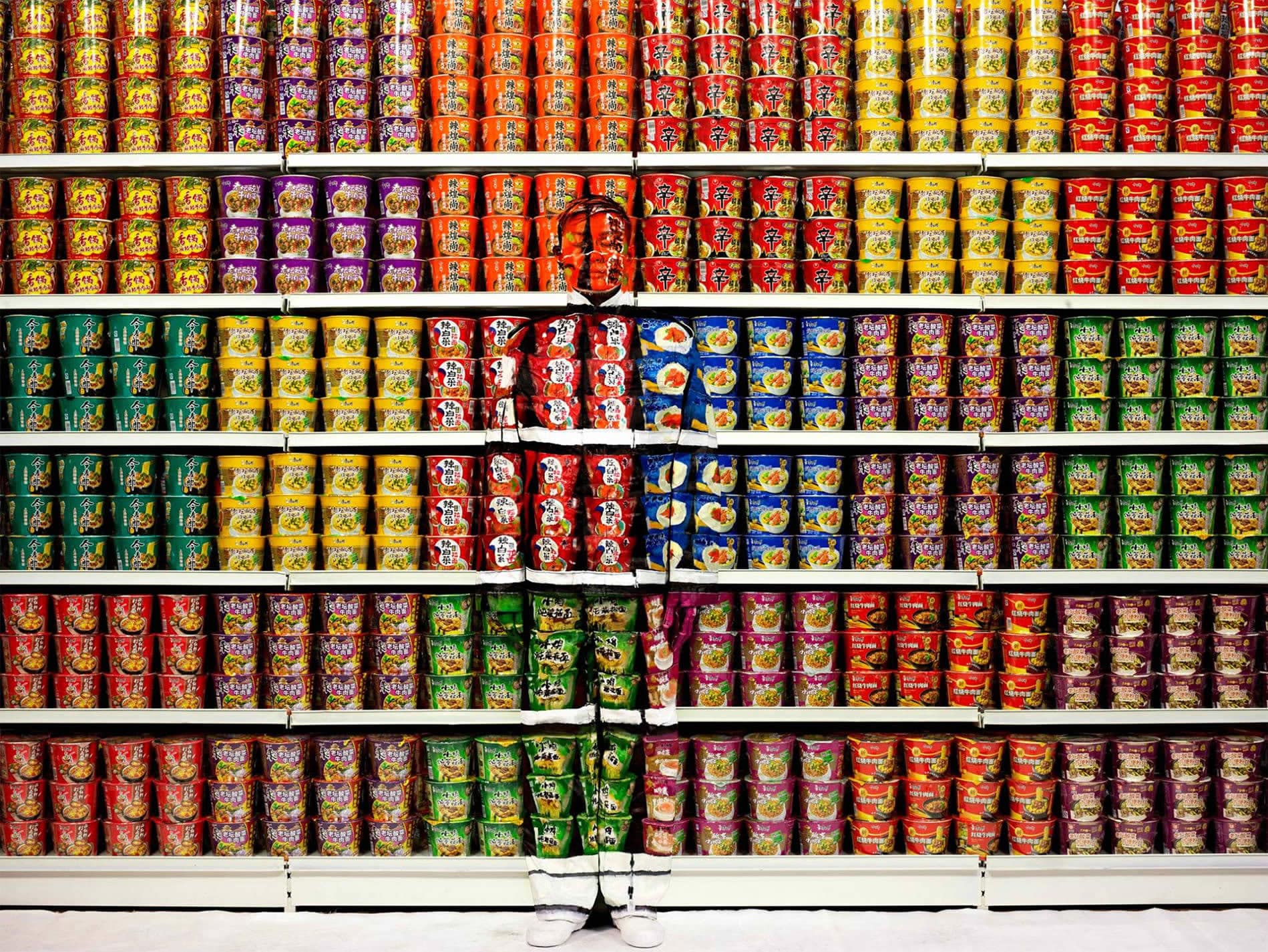 Piérdete en la obra de Liu Bolin, literalmente.